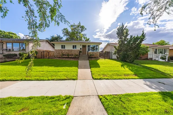 $749,900 | 946 Cedar Street, Corona, CA 92879