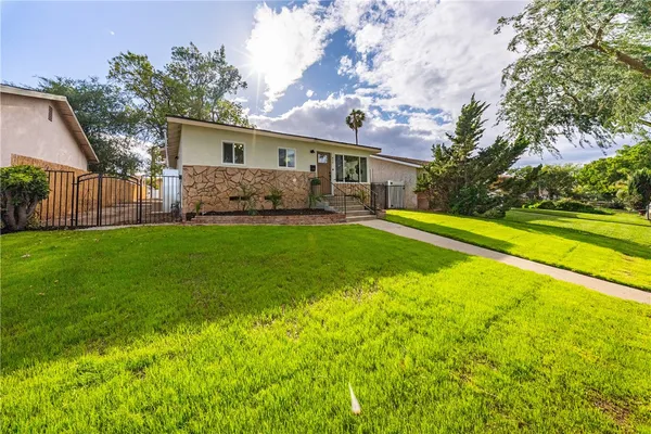$749,900 | 946 Cedar Street, Corona, CA 92879