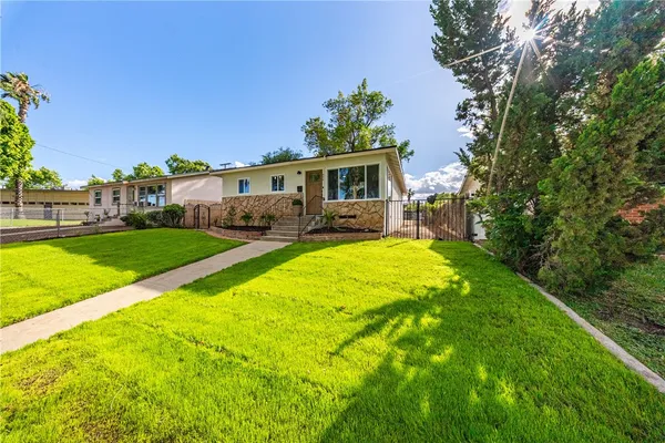 $749,900 | 946 Cedar Street, Corona, CA 92879