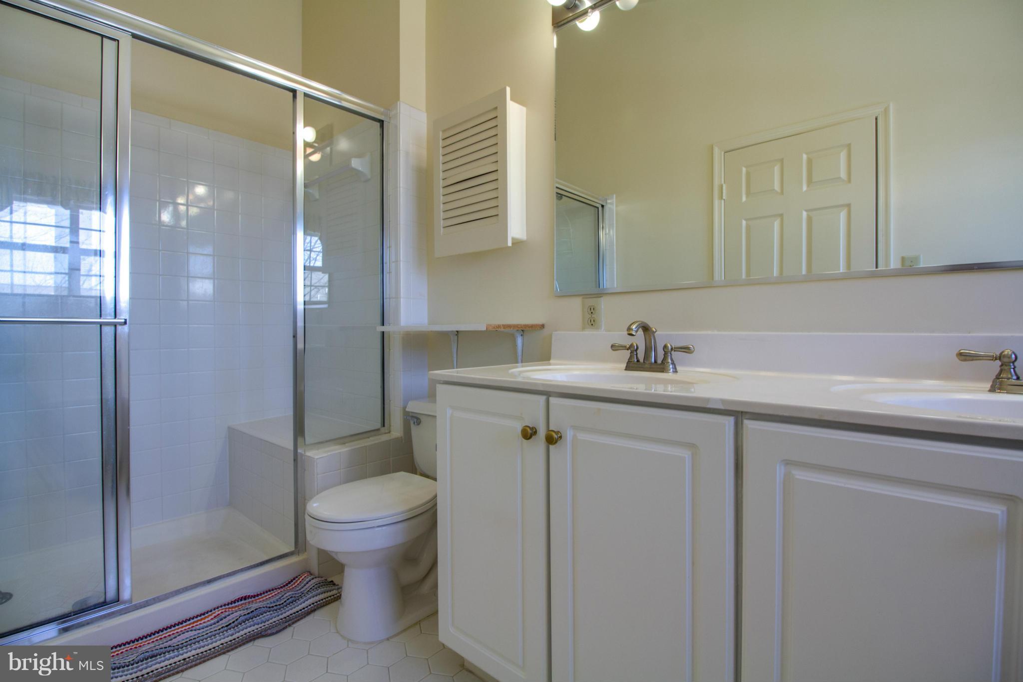 2141 Elm Tree Lane Silver Spring, MD 20906 - Photo 19 of 30 Bath (Master)