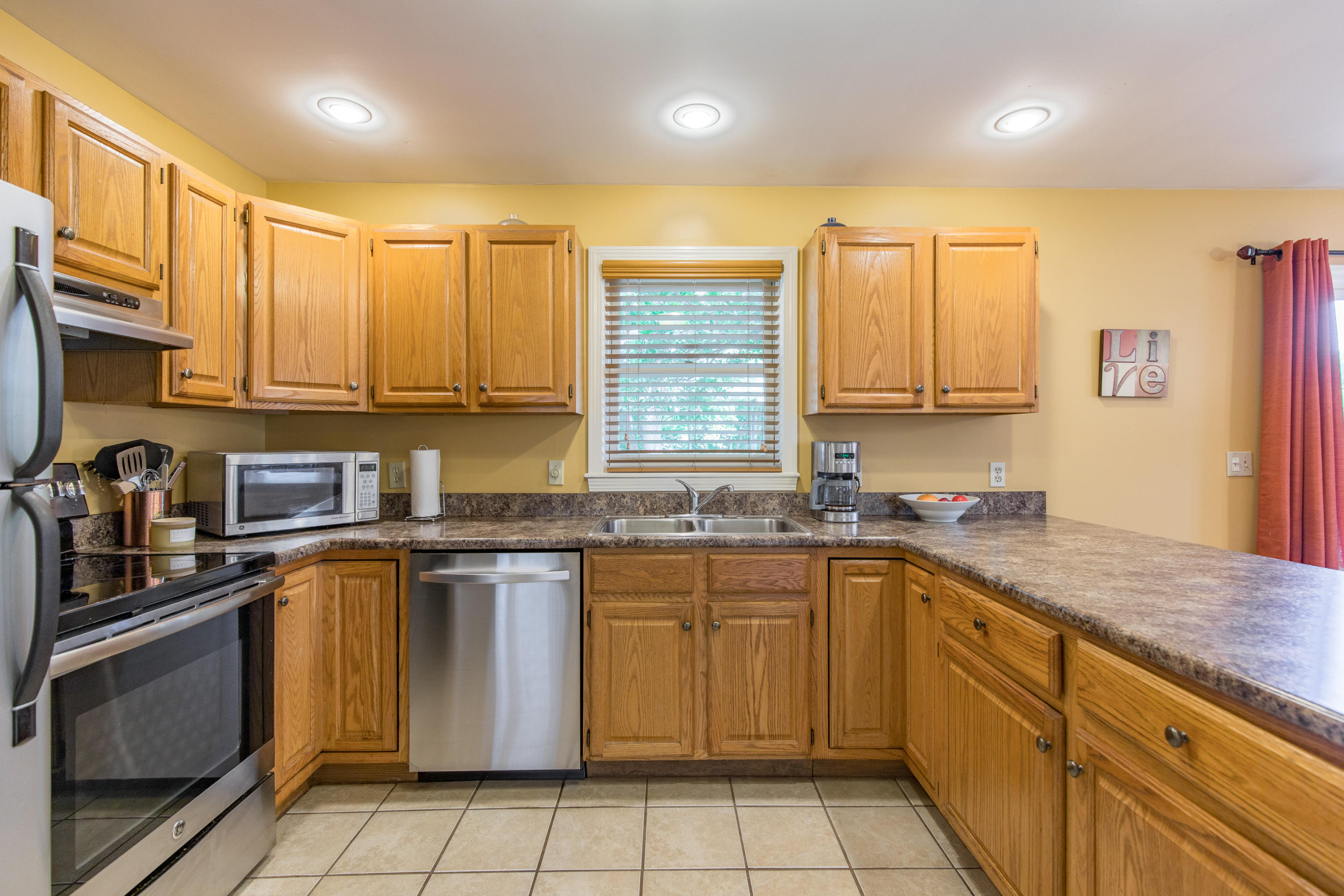 31 Saugus Street Portland, ME 04103 - Photo 5 of 34 31 Saugus Street Portland-8