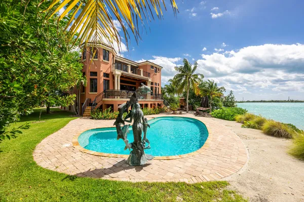 $5,750,000 | 30 Cannon Royal Drive, Key West, FL 33040