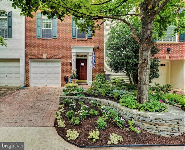 $775,000 | 4910 Gardner Drive, Alexandria, VA 22304