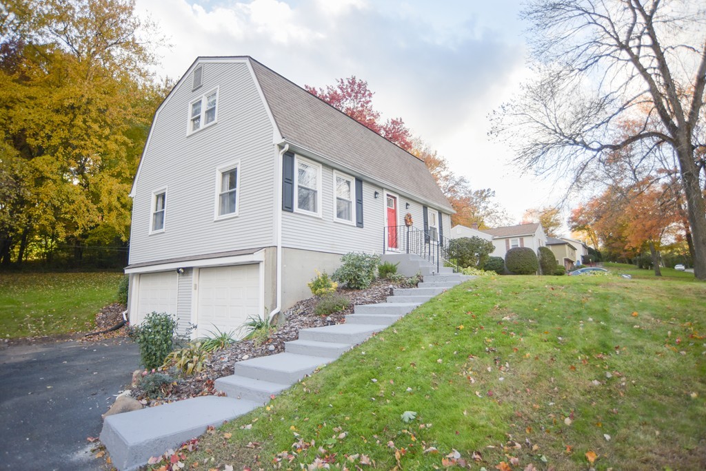 367 Gooseberry Road West Springfield, MA 01089 - Photo 3 of 30 Gallery Image 3
