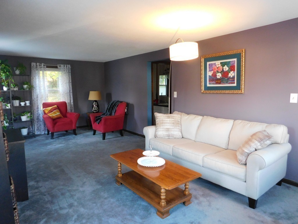 367 Gooseberry Road West Springfield, MA 01089 - Photo 7 of 30 Gallery Image 7