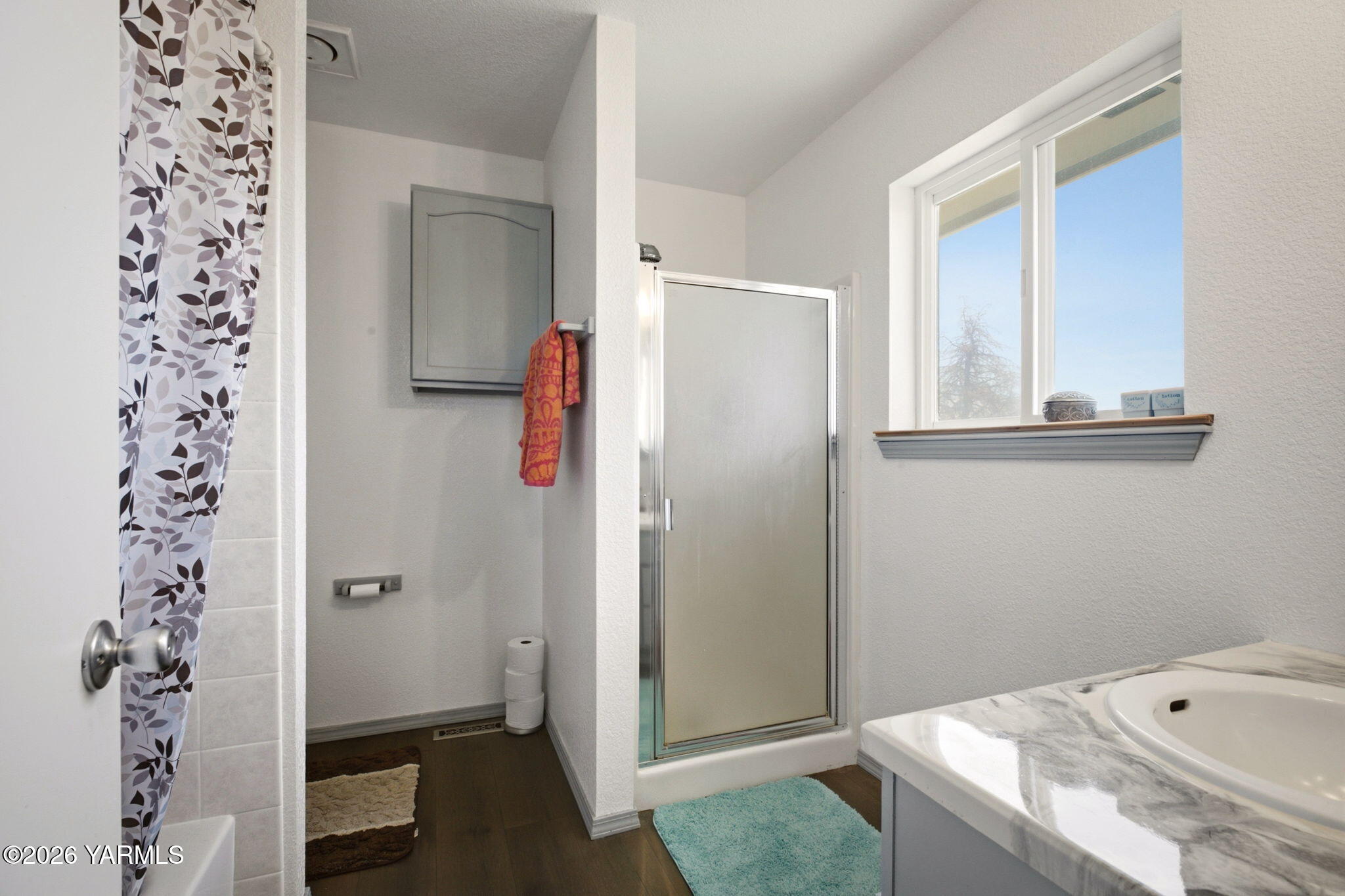550 Red Tail Road Yakima, WA 98908 - Photo 22 of 41 Ensuite Full Bath