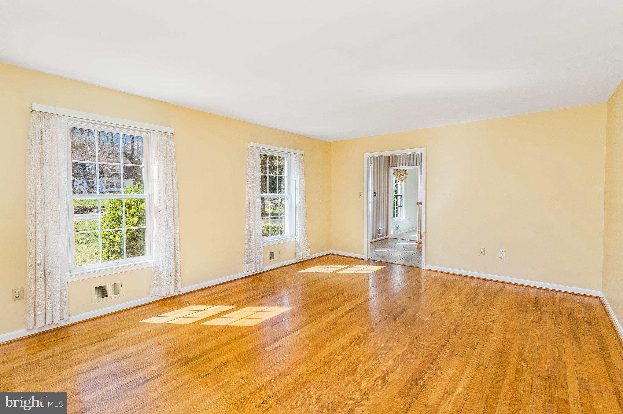 18413 Cabin Road Triangle, VA 22172 - Photo 4 of 35 Gallery Image 4