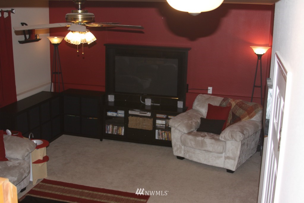 14728 Southeast 197th Court Renton, WA 98058 - Photo 4 of 9