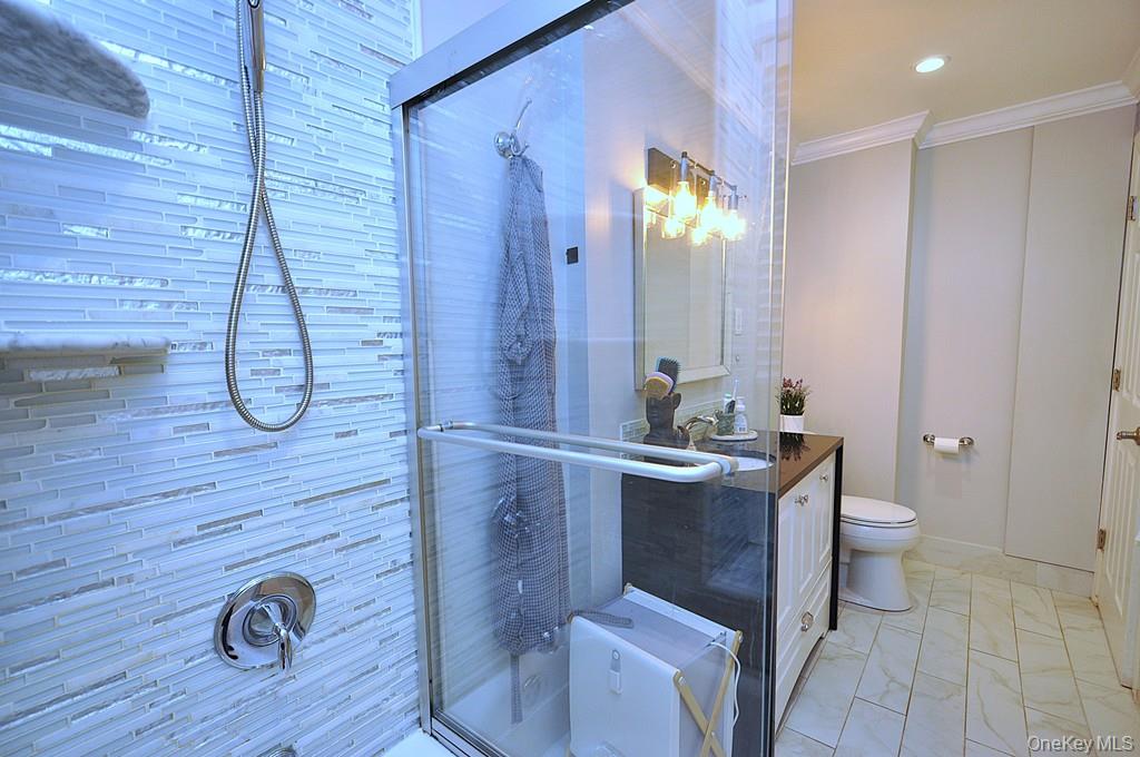 280 Bronxville Road, Unit 4O Bronxville, NY 10708 - Photo 31 of 45