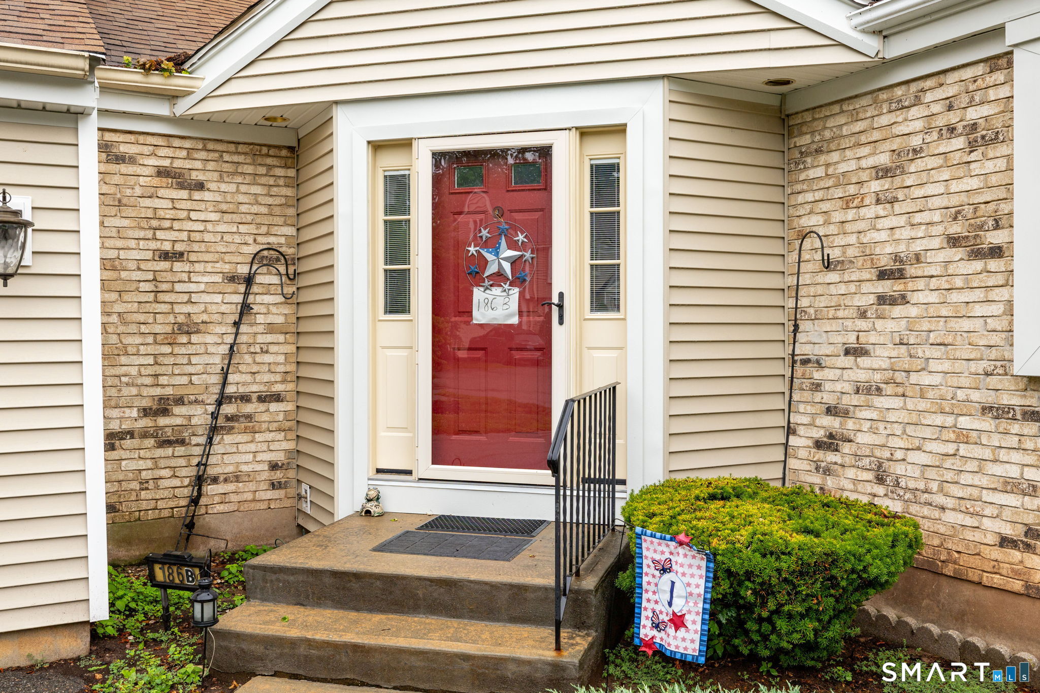 186 Main Street, Unit B Manchester, CT 06042 - Photo 2 of 26