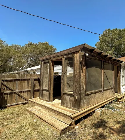 $1,400 | 2605 35th Street, Lubbock, TX 79413