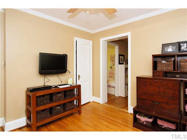 1301 Brooks Avenue Raleigh, NC 27607 - Photo 9 of 25 Den/Family/Great Room