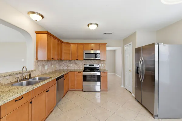 $1,800 | 14022 Crestbourne Court, Houston, TX 77014