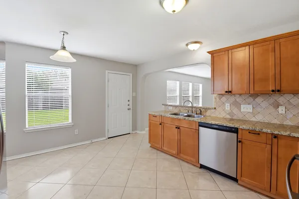 $1,800 | 14022 Crestbourne Court, Houston, TX 77014