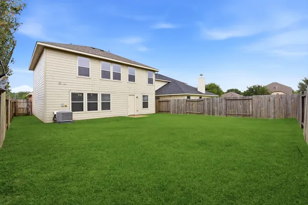 $1,800 | 14022 Crestbourne Court, Houston, TX 77014