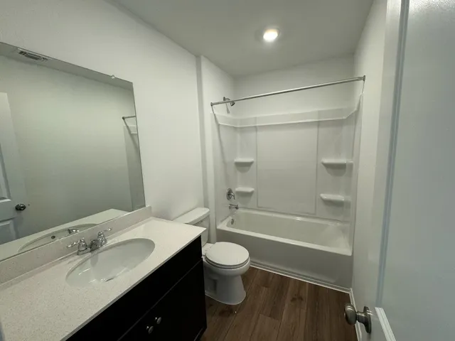 $2,300 | 7321 Grenadine Bloom Bend, Del Valle, TX 78617