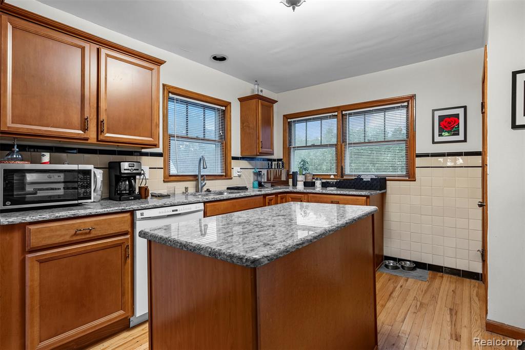 2735 East Maple Road Troy, MI 48083 - Photo 11 of 57