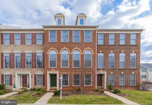 $729,000 | 25835 Turlough Terrace, Chantilly, VA 20152