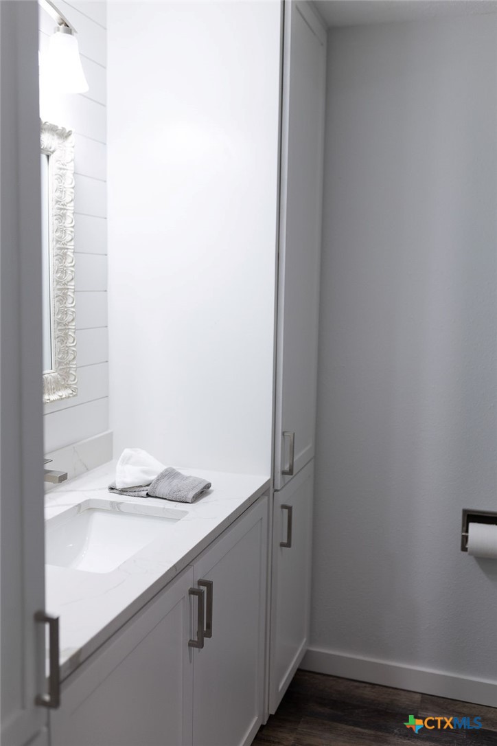188 Cavalry Road Victoria, TX 77905 - Photo 22 of 26 a bathroom with a sink and a window