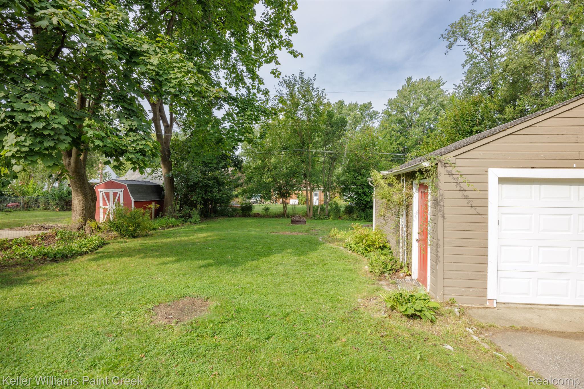 124 South Ascot Road Waterford, MI 48328 - Photo 27 of 34 Gallery Image 27