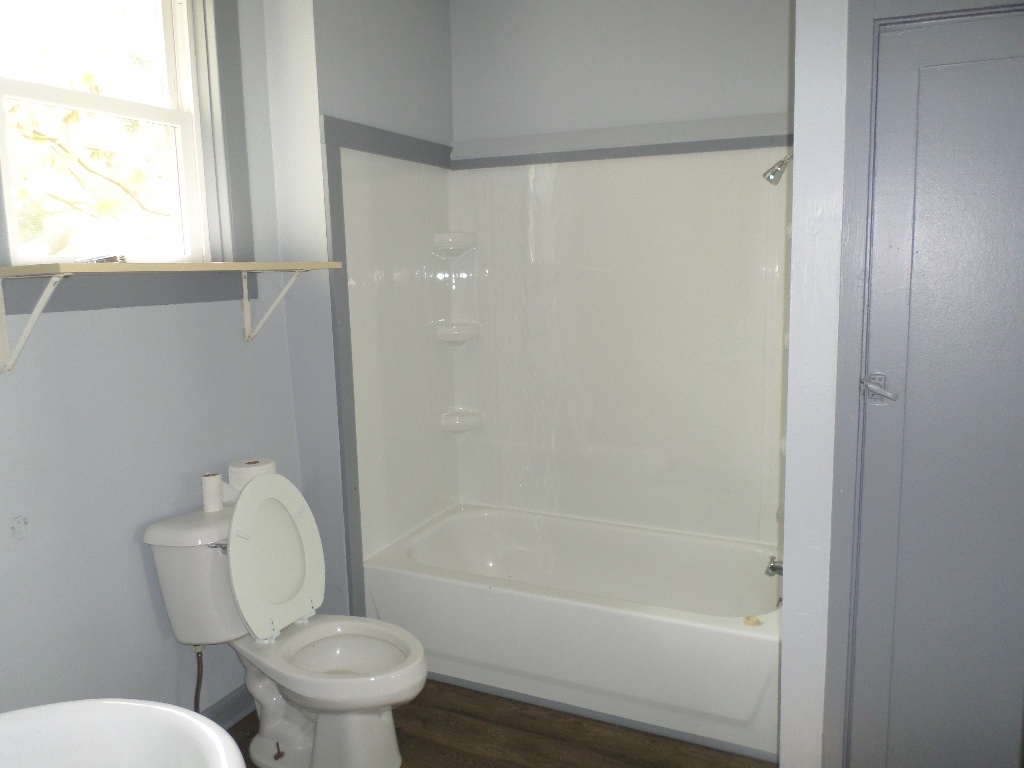 922 Fulton Avenue Rochester, IN 46975 - Photo 8 of 11