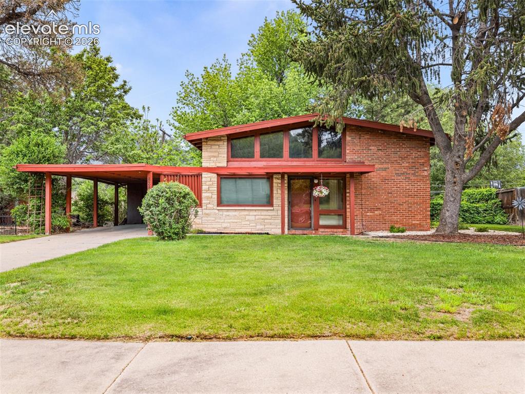 628 Castle Road Colorado Springs, CO 80904 - Photo 1 of 39