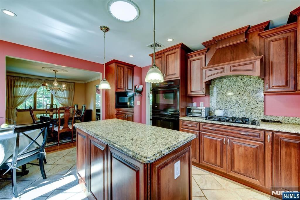 11 Yellow Brick Road Wayne, NJ 07470 - Photo 15 of 41