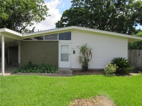 $1,500 | 423 East Butterfly Circle, Gretna, LA 70056