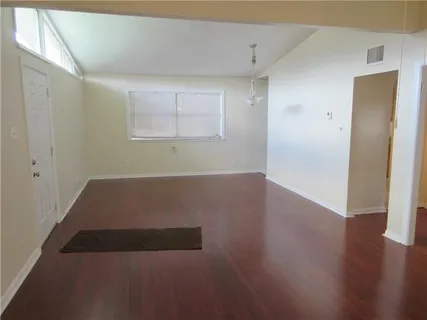 $1,500 | 423 East Butterfly Circle, Gretna, LA 70056