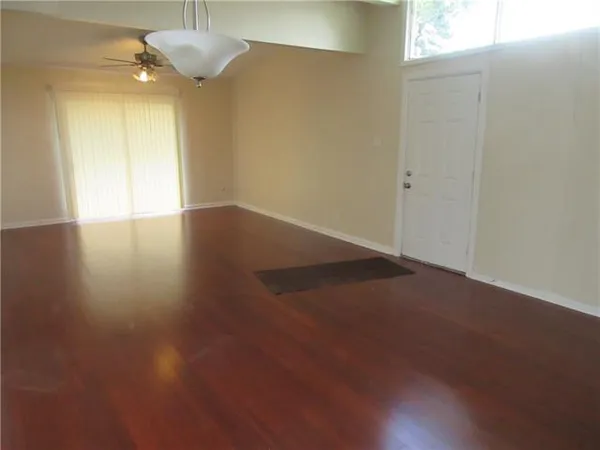 $1,500 | 423 East Butterfly Circle, Gretna, LA 70056