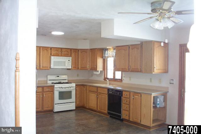 2425 Joppa Road York, PA 17403 - Photo 4 of 9