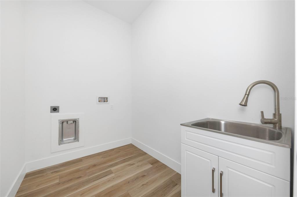 303 Archimedes Street Dunedin, FL 34698 - Photo 33 of 44