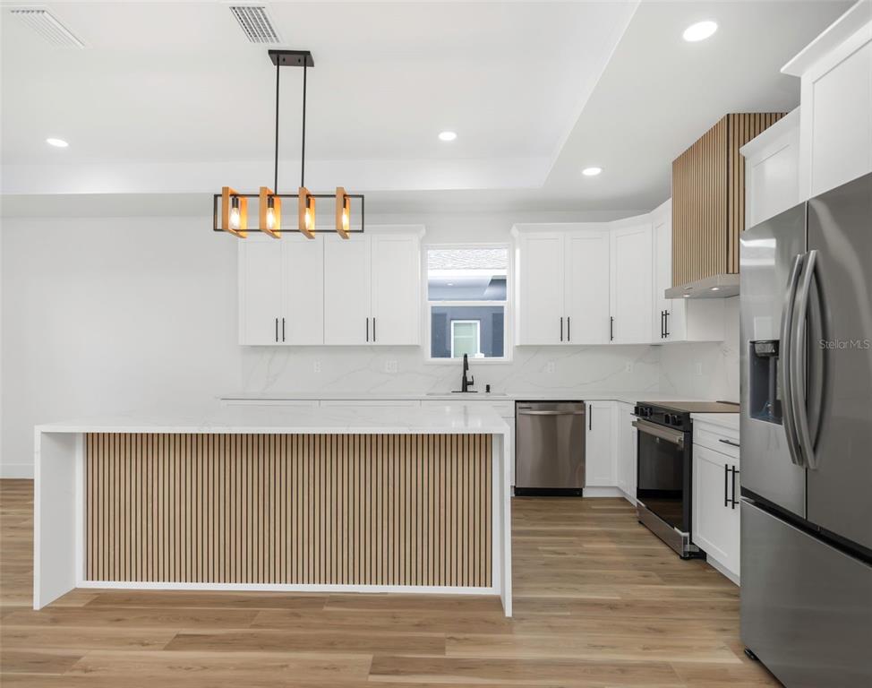 303 Archimedes Street Dunedin, FL 34698 - Photo 9 of 44