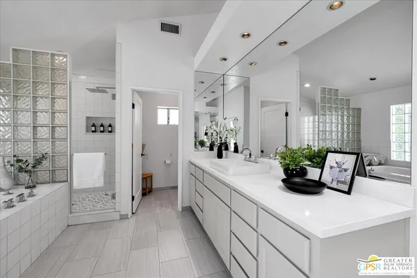 $1,385,000 | 3172 East San Martin Circle, Palm Springs, CA 92264