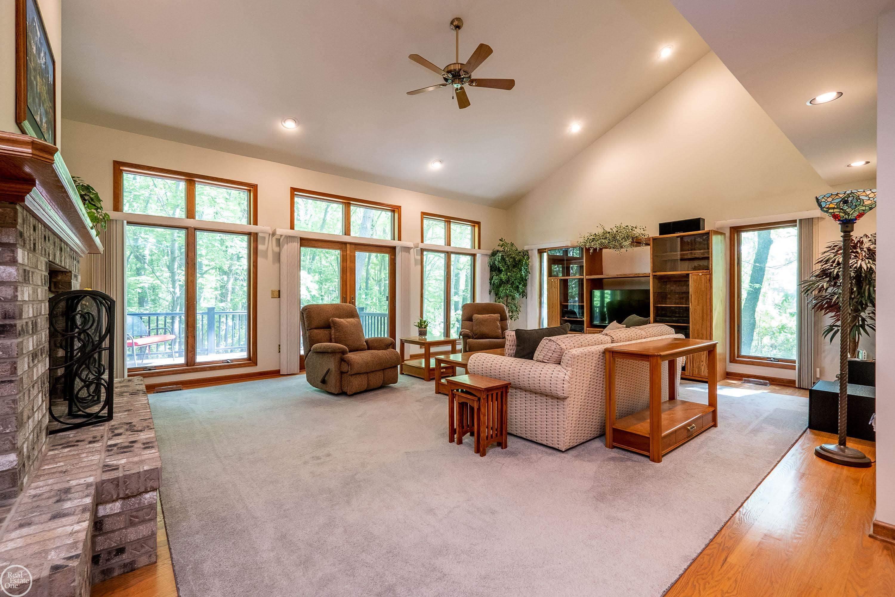 448 Mack Road Leonard, MI 48367 - Photo 8 of 73 50110470-7.JPG