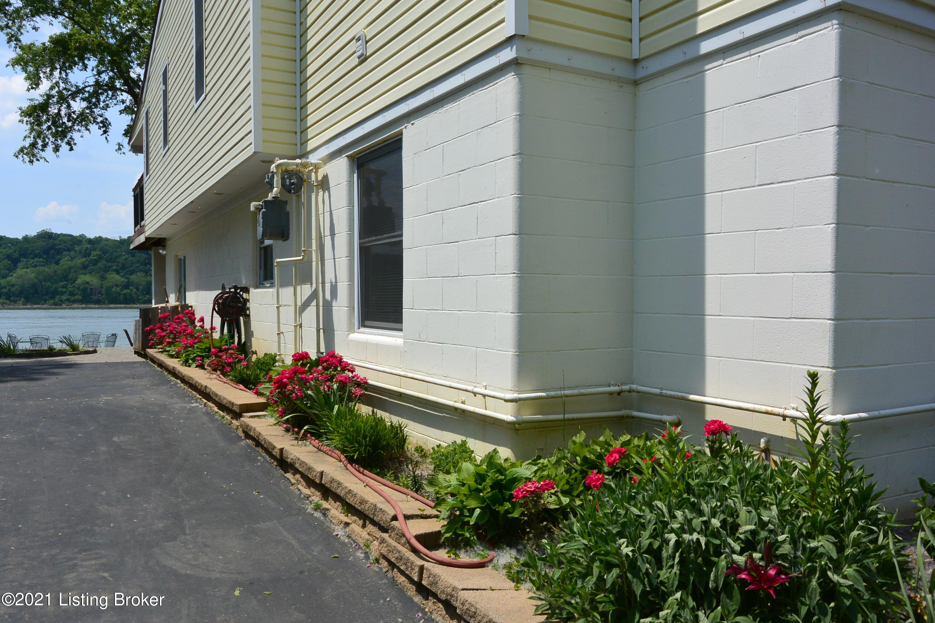 1418 Riverside Drive Prospect, KY 40059 - Photo 40 of 75 ROSES ON THE SIDE OF HOME