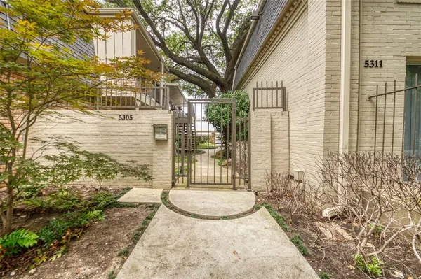a view of a porch with a backyard