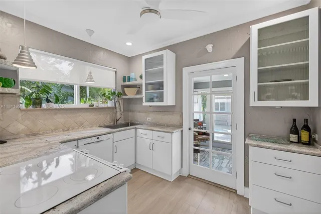 $850,000 | 1314 Southeast 1st Avenue, Fort Lauderdale, FL 33316