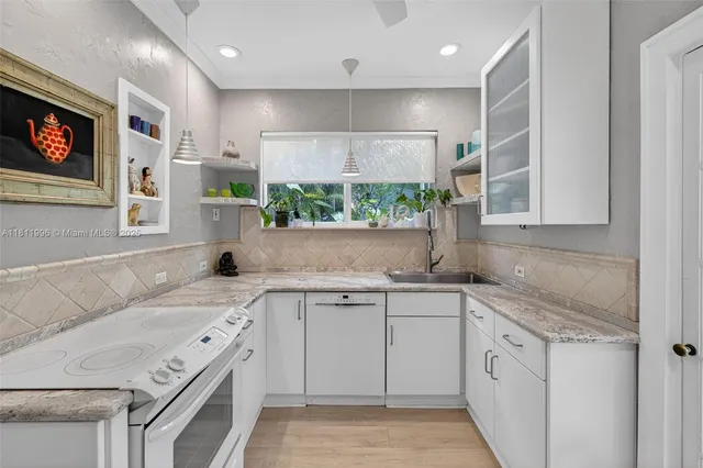 $850,000 | 1314 Southeast 1st Avenue, Fort Lauderdale, FL 33316