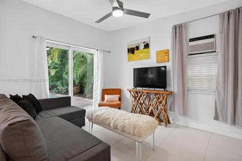 $800,000 | 1314 Southeast 1st Avenue, Fort Lauderdale, FL 33316