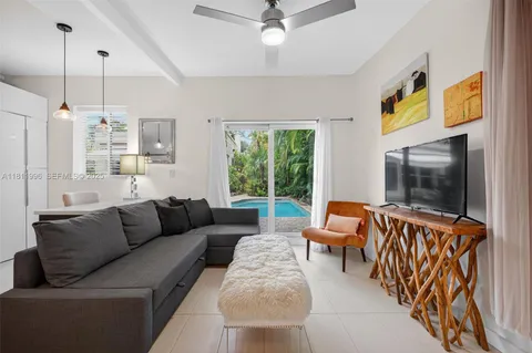 $800,000 | 1314 Southeast 1st Avenue, Fort Lauderdale, FL 33316