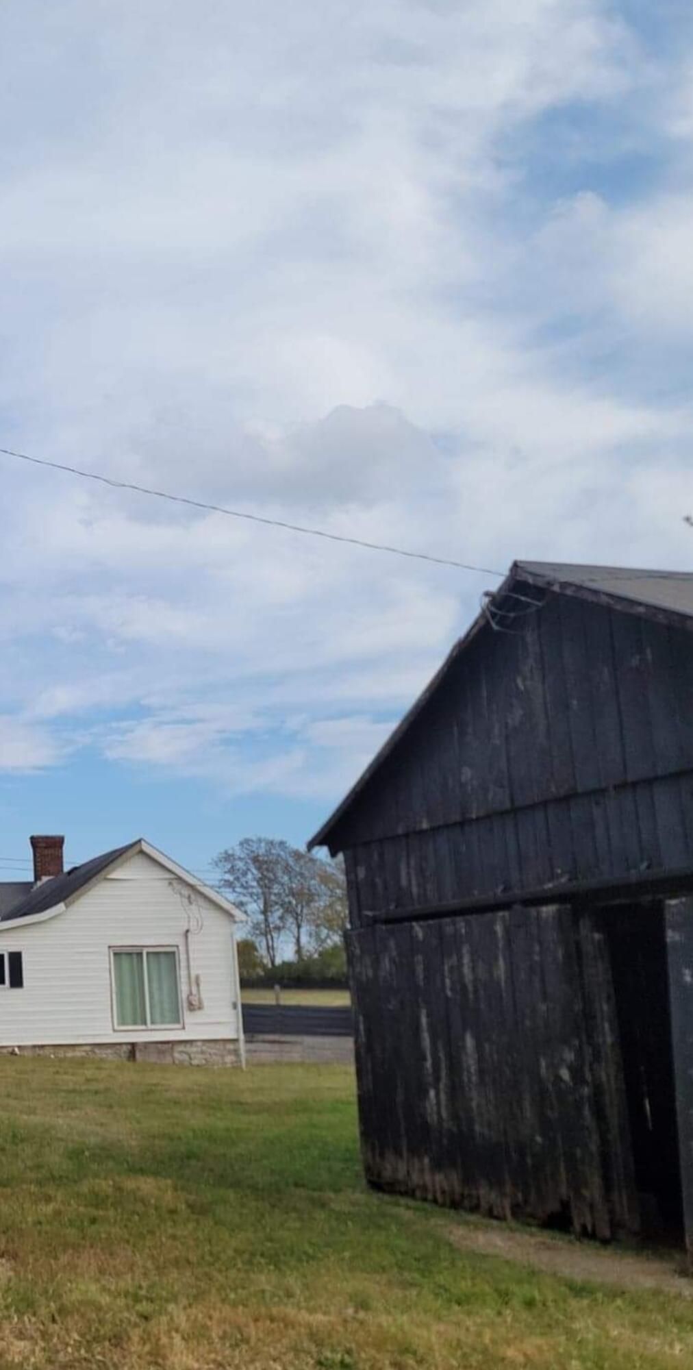 1795 Cynthiana Road Paris, KY 40361 - Photo 8 of 59 Barn