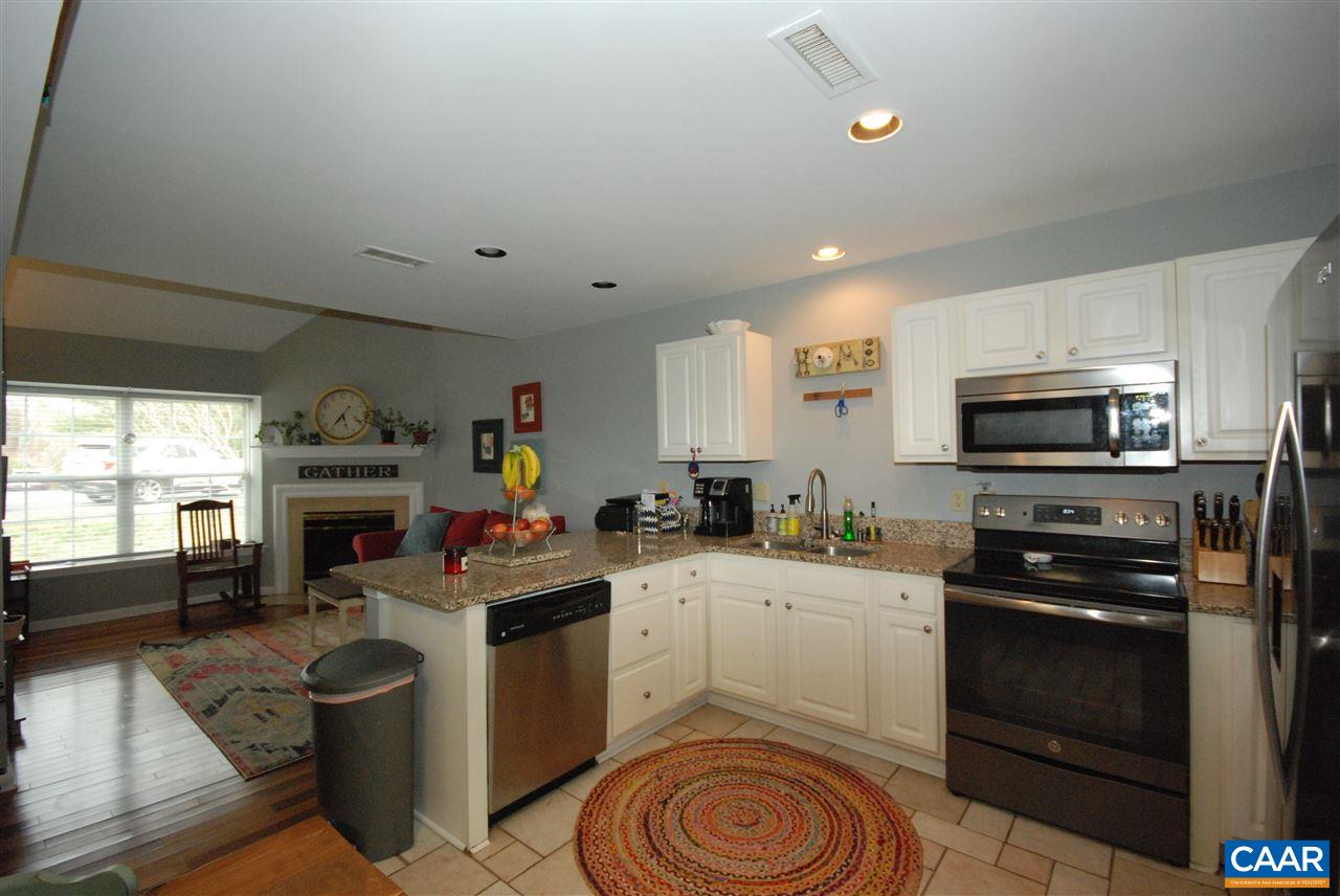 987 Amber Ridge Road Charlottesville, VA 22901 - Photo 7 of 19 a kitchen that has a sink and appliances in it