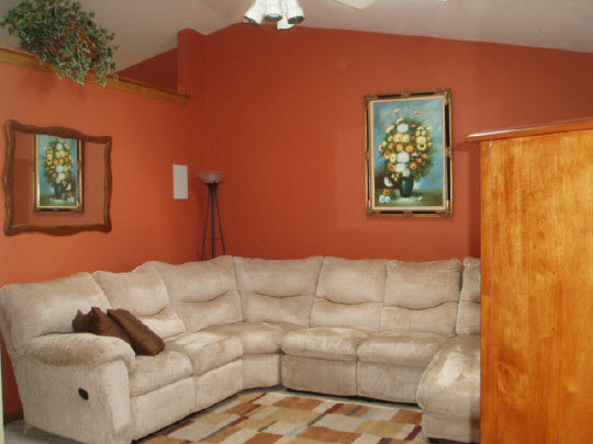 882 South Trainer Road Rockford, IL 61108 - Photo 3 of 6 a living room with furniture and a window