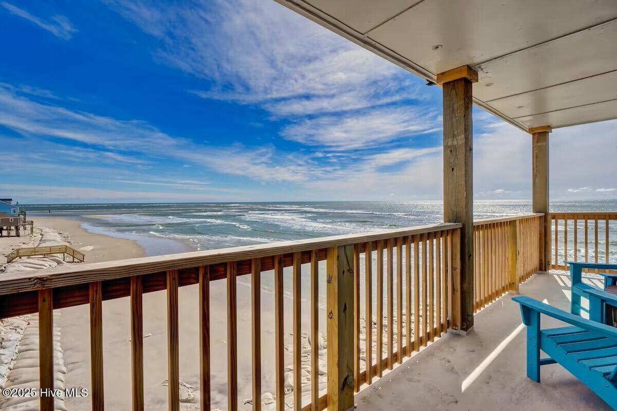2264 New River Inlet Road, Unit 301 North Topsail Beach, NC 28460 - Photo 4 of 26 b05b6a9a-8e0a-4ec2-b1ba-c004e11b8f90