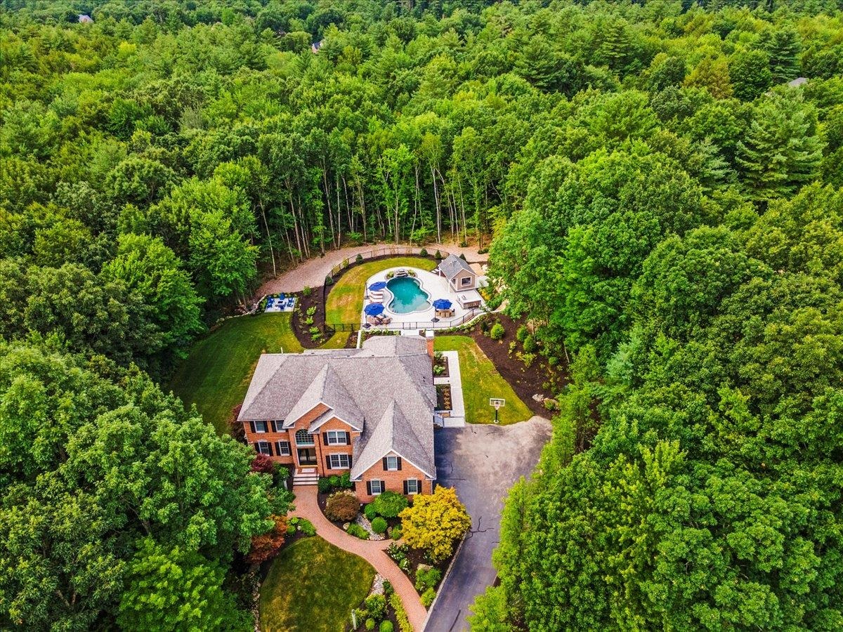 9 Bartlett Drive Bedford, NH 03110 - Photo 1 of 40