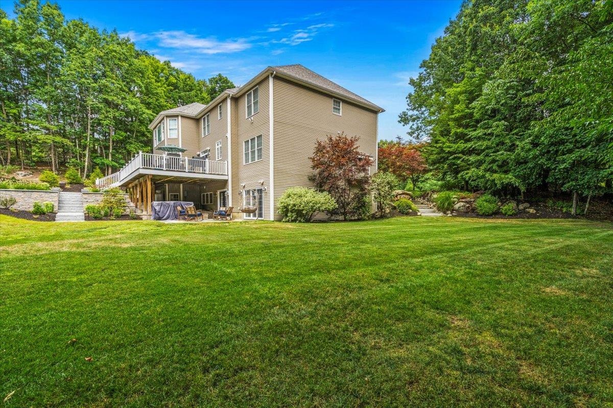 9 Bartlett Drive Bedford, NH 03110 - Photo 12 of 40