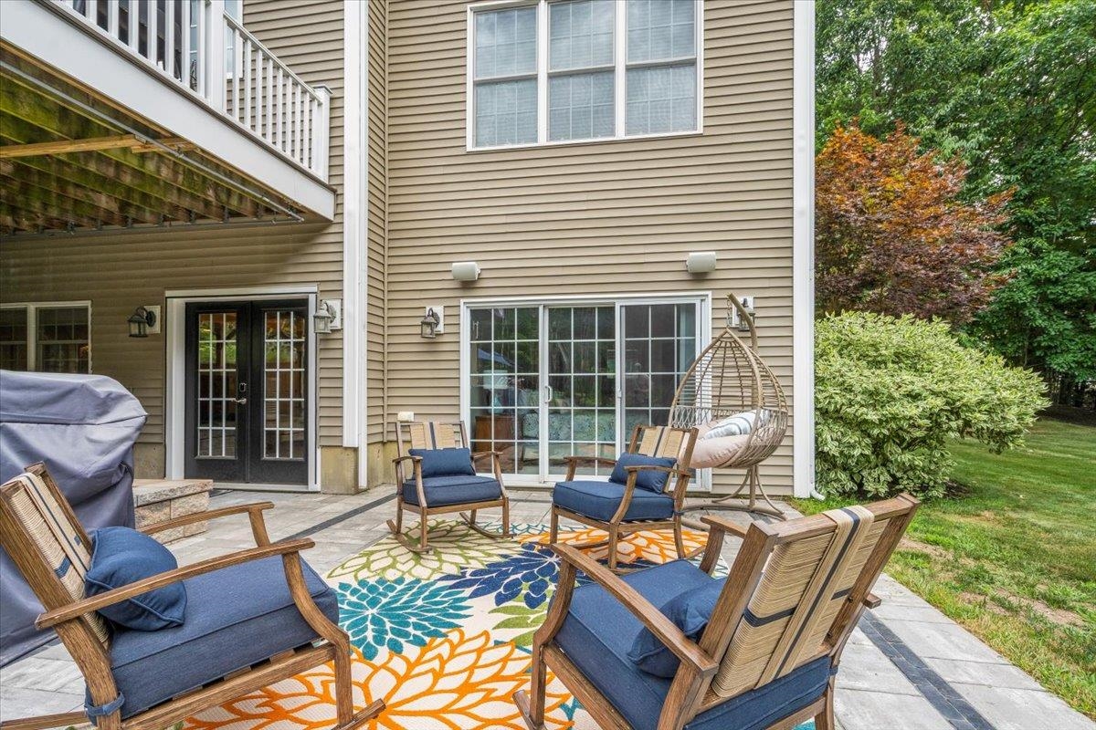 9 Bartlett Drive Bedford, NH 03110 - Photo 13 of 40