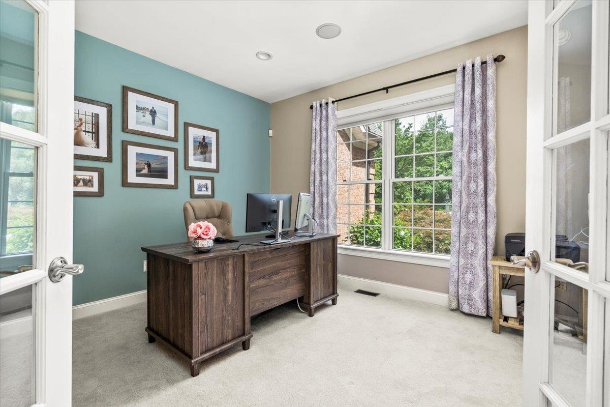 9 Bartlett Drive Bedford, NH 03110 - Photo 23 of 40