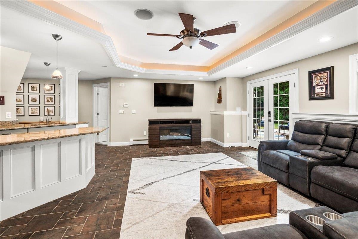 9 Bartlett Drive Bedford, NH 03110 - Photo 25 of 40